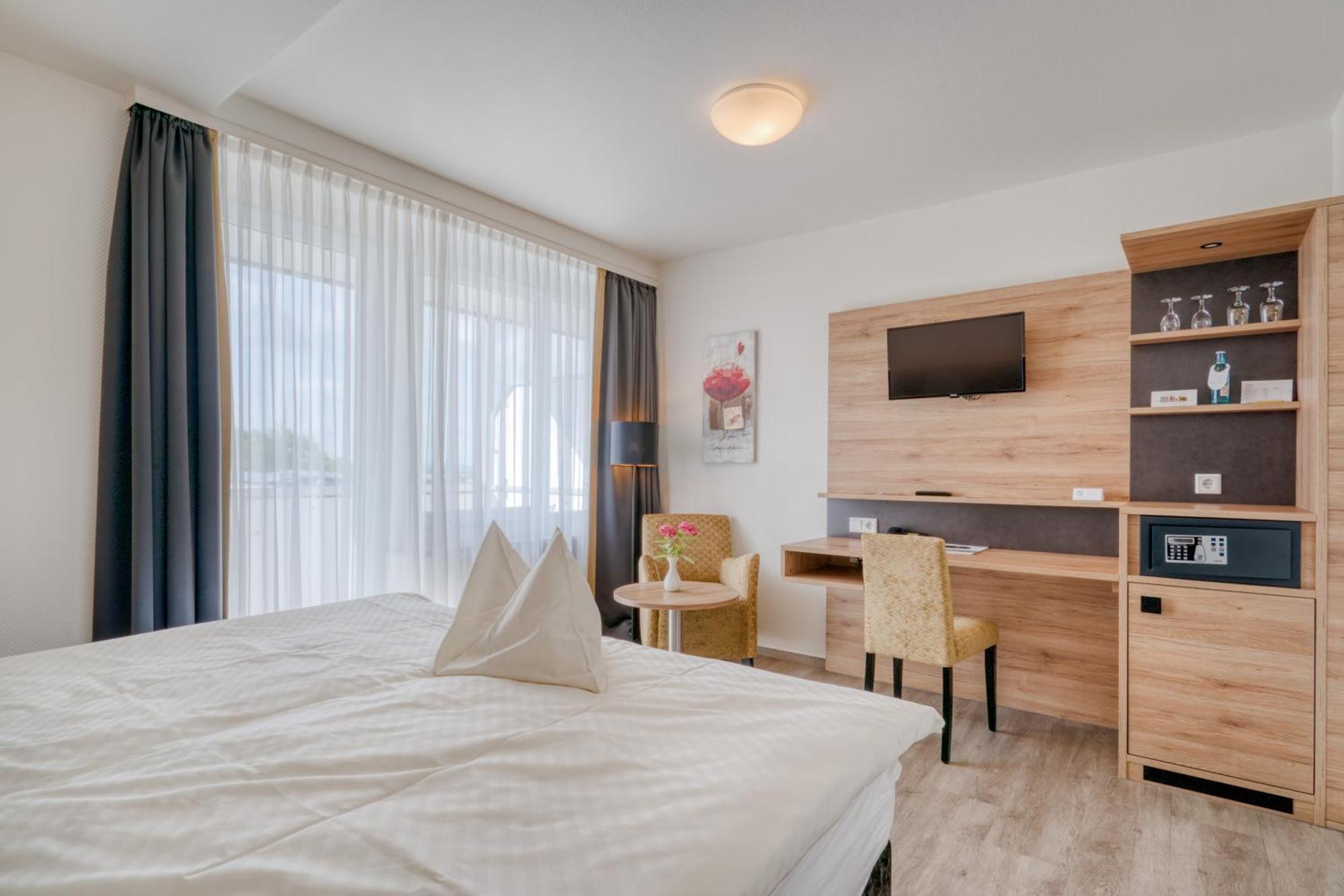 Hotel Wiehen-Therme Hullhorst Экстерьер фото