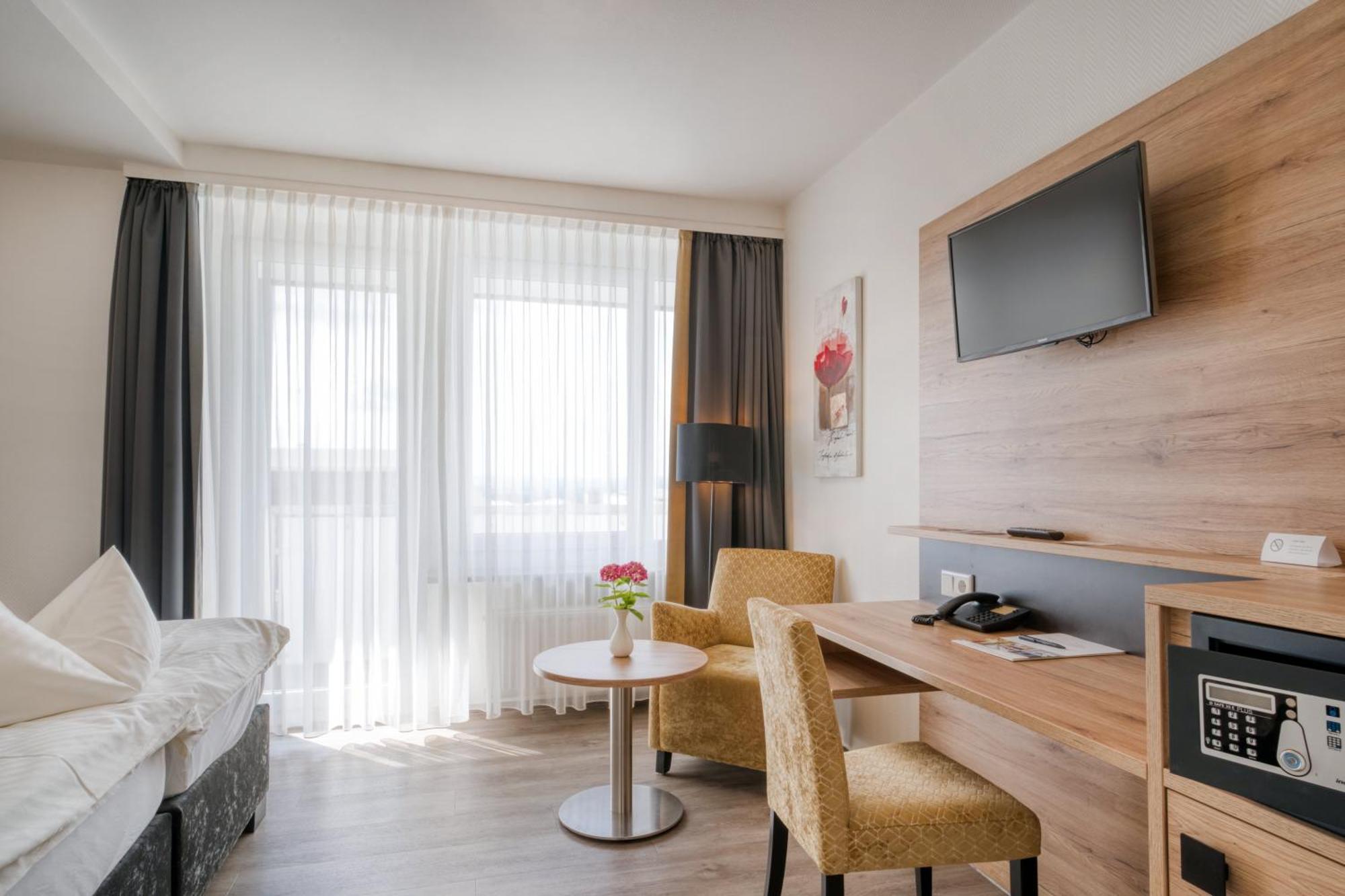Hotel Wiehen-Therme Hullhorst Экстерьер фото